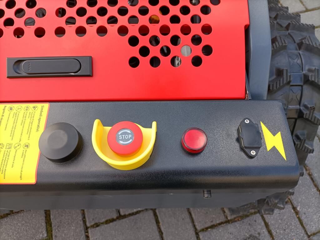 Ferrari RC53 Mähraupe mit 53cm Schnittbreite, für Wiesen und Hänge